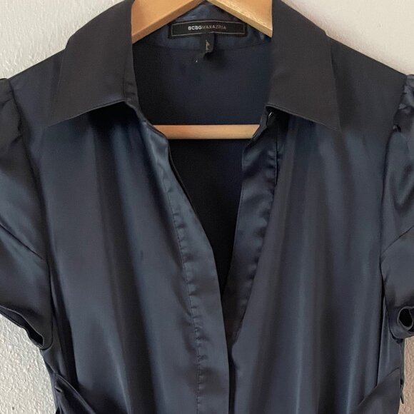 BCBGMaxazria‎ Blue Satin Like Sheen Short Sleeve Blouse Size Small - Picture 3 of 8